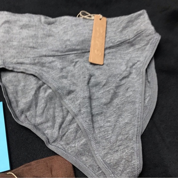Skims NWT Lot #24 with Three Briefs size XS  (BRF-0761) - Picture 4 of 4